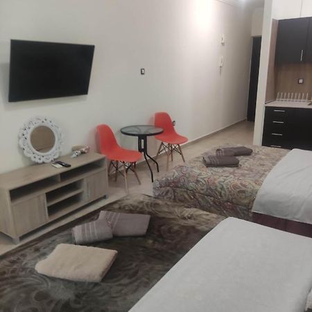 G M 3 Rooms Kentpo In The Heart Of The City Larissa Exterior photo
