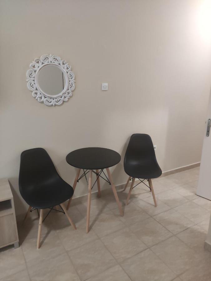 G M 3 Rooms Kentpo In The Heart Of The City Larissa Exterior photo