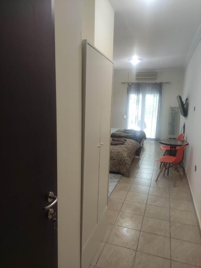 G M 3 Rooms Kentpo In The Heart Of The City Larissa Exterior photo