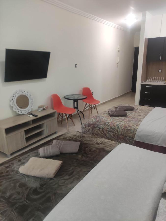 G M 3 Rooms Kentpo In The Heart Of The City Larissa Exterior photo